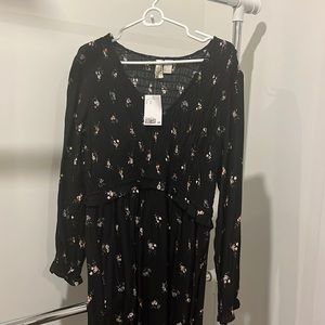 NWT H&M midi floral dress. Size M
